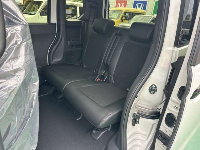 ホンダ Ｎ　ＢＯＸ カスタム ６６０ ターボ ブラック スタイル R8年 (東海) 99
