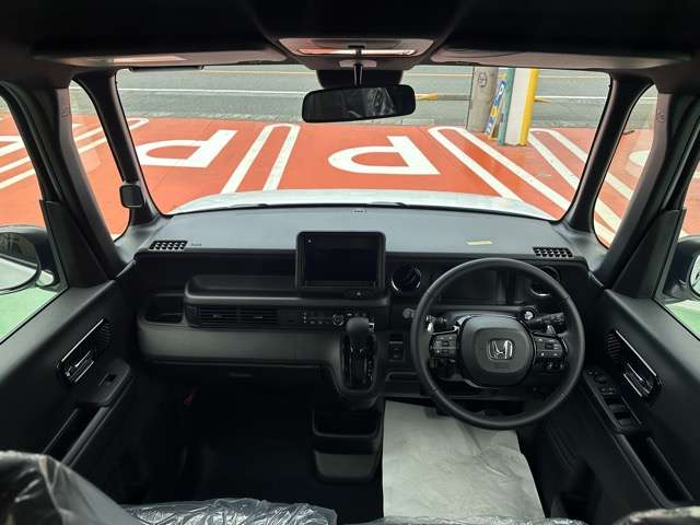 ホンダ Ｎ　ＢＯＸ カスタム ６６０ ターボ ブラック スタイル R8年 (東海) 99
