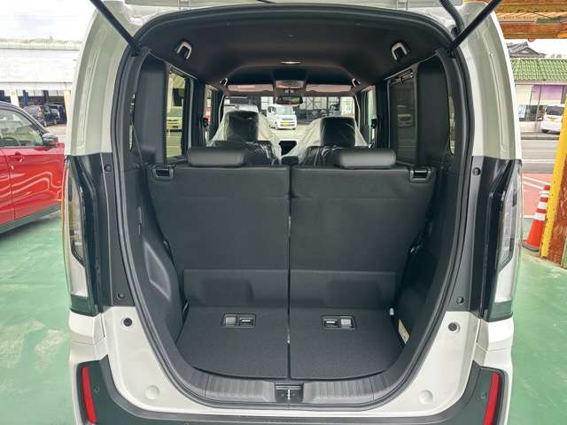 ホンダ Ｎ　ＢＯＸ カスタム ６６０ ターボ ブラック スタイル R8年 (東海) 99