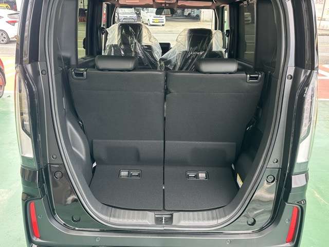 ホンダ Ｎ　ＢＯＸ カスタム ６６０ ターボ ブラック スタイル R8年 (東海) 99