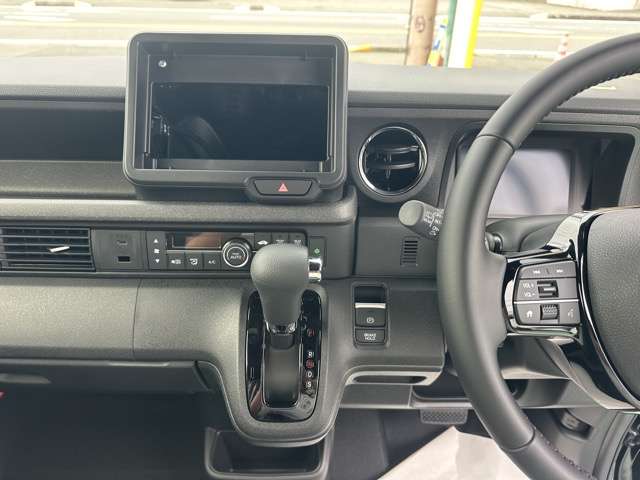 ホンダ Ｎ　ＢＯＸ カスタム ６６０ ターボ ブラック スタイル R8年 (東海) 99