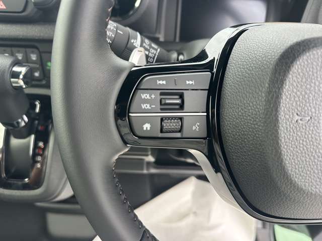 ホンダ Ｎ　ＢＯＸ カスタム ６６０ ターボ ブラック スタイル R8年 (東海) 99