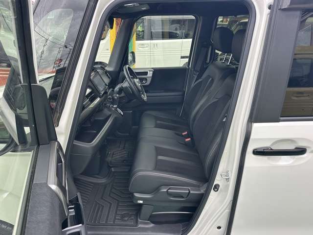 ホンダ Ｎ　ＢＯＸ カスタム ６６０ Ｌ ターボ スタイルプラス ブラック R4年 (東海) 99