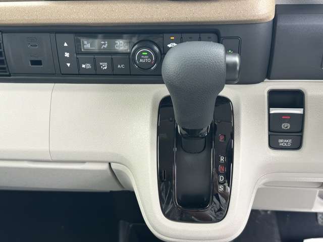 ホンダ Ｎ　ＢＯＸ ６６０ ファッションスタイル ２トーン R8年 (東海) 99