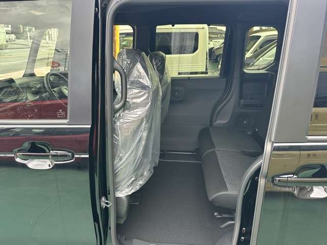 ホンダ Ｎ　ＢＯＸ カスタム ６６０ ブラック スタイル R8年 (東海) 99