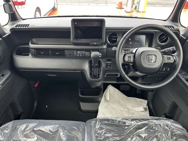 ホンダ Ｎ　ＢＯＸ カスタム ６６０ ブラック スタイル R8年 (東海) 99