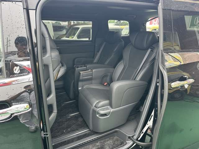 トヨタ アルファード　ハイブリッド ハイブリッド ２．５ Ｚ Ｅ－ＦＯＵＲ ４ＷＤ R6年 (東海) 99