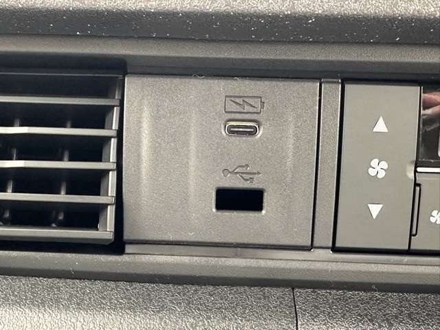 ホンダ Ｎ　ＢＯＸ カスタム ６６０ R8年 (東海) 99