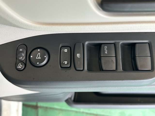 ホンダ Ｎ　ＢＯＸ ６６０ R8年 (東海) 99