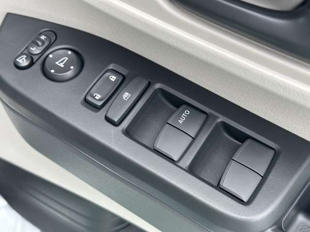 ホンダ Ｎ　ＢＯＸ ６６０ ファッションスタイル ２トーン R8年 (東海) 99
