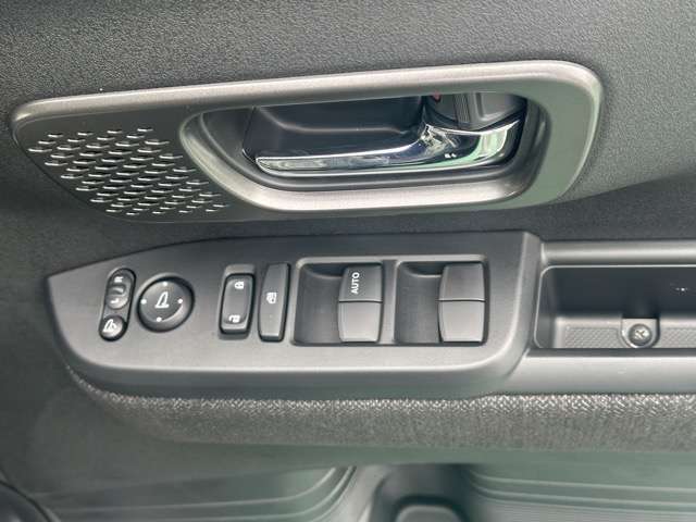 ホンダ Ｎ　ＢＯＸ カスタム ６６０ R8年 (東海) 99