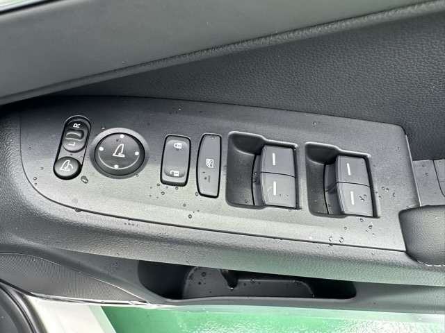 ホンダ ヴェゼル １．５ Ｅ：ＨＥＶ Ｚ R8年 (東海) 99