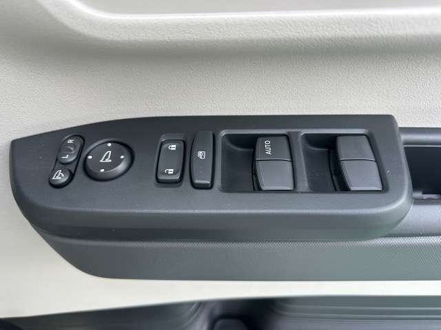 ホンダ Ｎ　ＢＯＸ ６６０ ファッションスタイル ２トーン R8年 (東海) 99