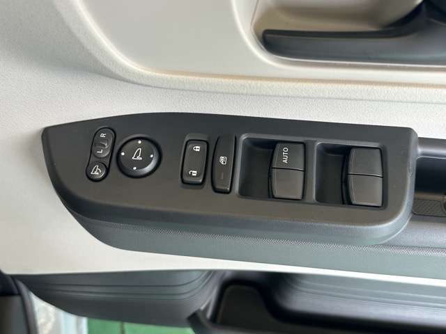 ホンダ Ｎ　ＢＯＸ ６６０ ファッションスタイル ２トーン R8年 (東海) 99