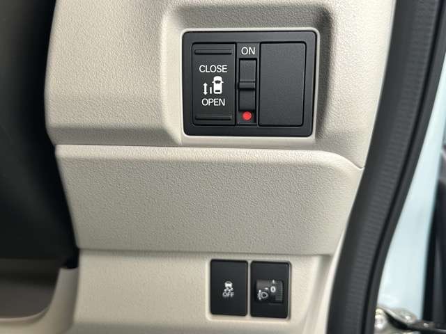 ホンダ Ｎ　ＢＯＸ ６６０ ファッションスタイル ２トーン R8年 (東海) 99
