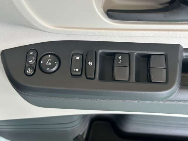 ホンダ Ｎ　ＢＯＸ ６６０ ファッションスタイル ２トーン R8年 (東海) 99