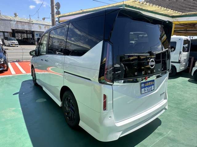 日産 セレナ １．４ Ｅ－ＰＯＷＥＲ ハイウェイスターＶ 日産オリジナルナビ取付パッケージ装着車 R8年 (東海) 99
