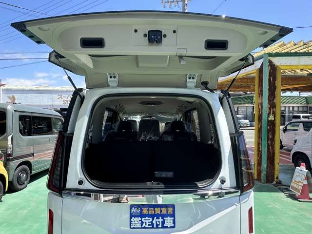 日産 セレナ １．４ Ｅ－ＰＯＷＥＲ ハイウェイスターＶ 日産オリジナルナビ取付パッケージ装着車 R8年 (東海) 99