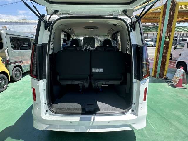 日産 セレナ １．４ Ｅ－ＰＯＷＥＲ ハイウェイスターＶ 日産オリジナルナビ取付パッケージ装着車 R8年 (東海) 99