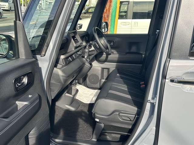 ホンダ Ｎ　ＢＯＸ カスタム ６６０ ターボ コーディネートスタイル モノトーン R8年 (東海) 99