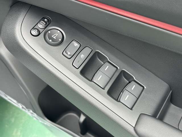 ホンダ ヴェゼル １．５ Ｅ：ＨＥＶ ＲＳ R8年 (東海) 99