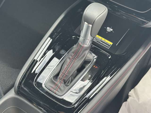 ホンダ ヴェゼル １．５ Ｅ：ＨＥＶ ＲＳ R8年 (東海) 99