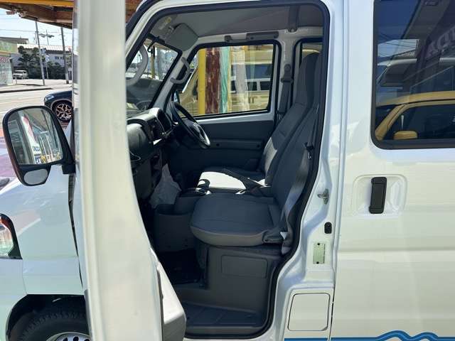 三菱 ミニキャブミーブ ＣＤ １６．０ＫＷＨ ２シーター ハイルーフ R5年 (東海) 99