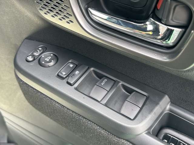 ホンダ Ｎ　ＢＯＸ カスタム ６６０ R8年 (東海) 99