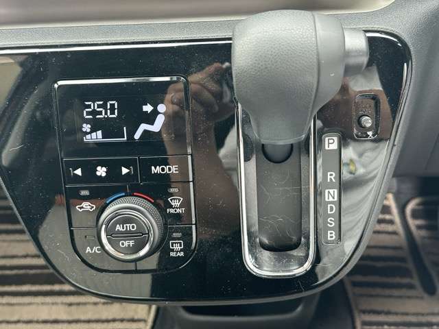 トヨタ パッソ １．０ モーダ R3年 (東海) 99