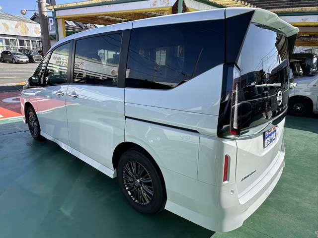 日産 セレナ ２．０ ＡＵＴＥＣＨ ライン 日産オリジナルナビ取付パッケージ装着車 R8年 (東海) 99