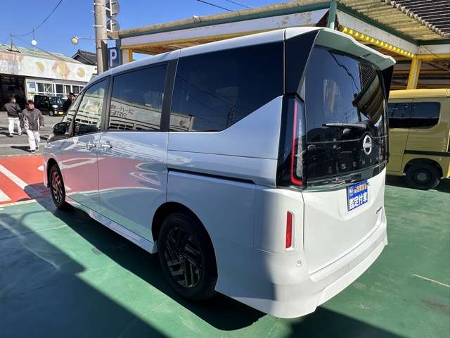 日産 セレナ １．４ Ｅ－ＰＯＷＥＲ ハイウェイスターＶ 日産オリジナルナビ取付パッケージ装着車 R8年 (東海) 99