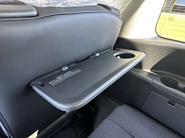 日産 セレナ １．４ Ｅ－ＰＯＷＥＲ ハイウェイスターＶ 日産オリジナルナビ取付パッケージ装着車 R8年 (東海) 99