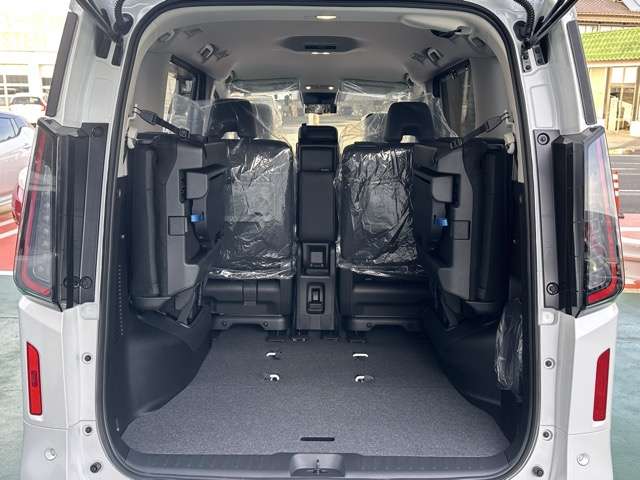日産 セレナ ２．０ ハイウェイスターＶ ＮＩＳＳＡＮＣＯＮＮＥＣＴインフォテインメントシステム装着車 R8年 (東海) 99