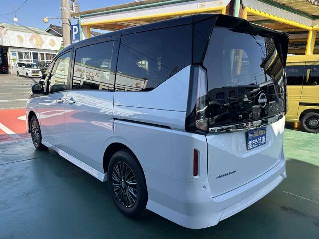 日産 セレナ ２．０ ＡＵＴＥＣＨ ライン 日産オリジナルナビ取付パッケージ装着車 R8年 (東海) 99