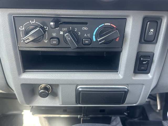三菱 ミニキャブミーブ ＣＤ １６．０ＫＷＨ ４シーター ハイルーフ R4年 (東海) 99