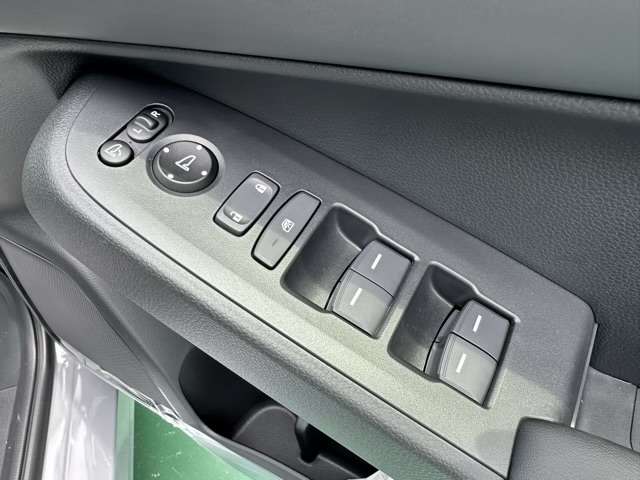 ホンダ ヴェゼル １．５ Ｅ：ＨＥＶ Ｚ R8年 (東海) 99