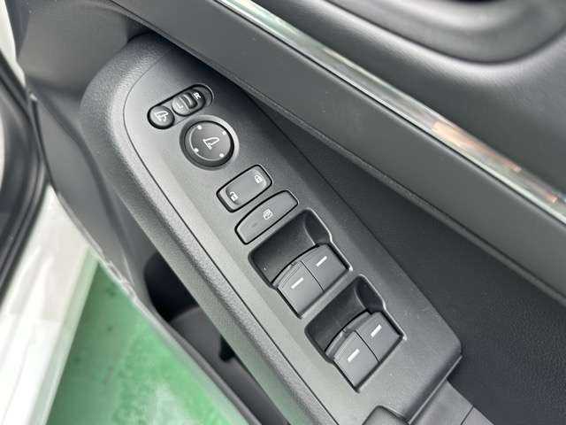 ホンダ ヴェゼル １．５ Ｅ：ＨＥＶ Ｚ R8年 (東海) 99