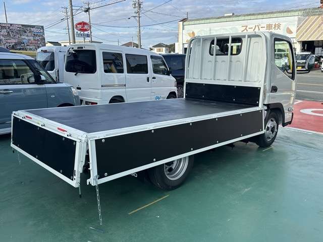 三菱フソウ キャンター ３．０ＤＴ 全低床 平ボディ ２Ｔ R7年 (東海) 99