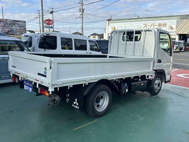 三菱フソウ キャンター ３．０ＤＴ 全低床 平ボディ ２Ｔ R7年 (東海) 99