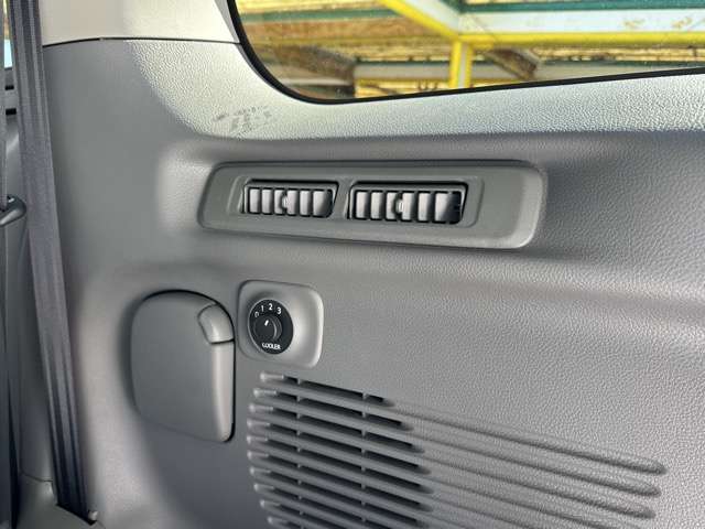 日産 ＮＶ２００バネット １．６ １６Ｘ－３Ｒ R8年 (東海) 99