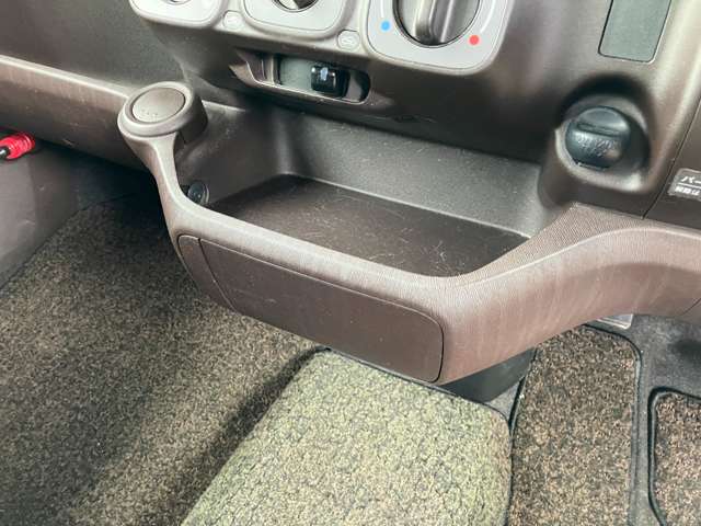トヨタ パッソ １．０ Ｘ クツロギ ４ＷＤ H25年 (甲信越・北陸) 99