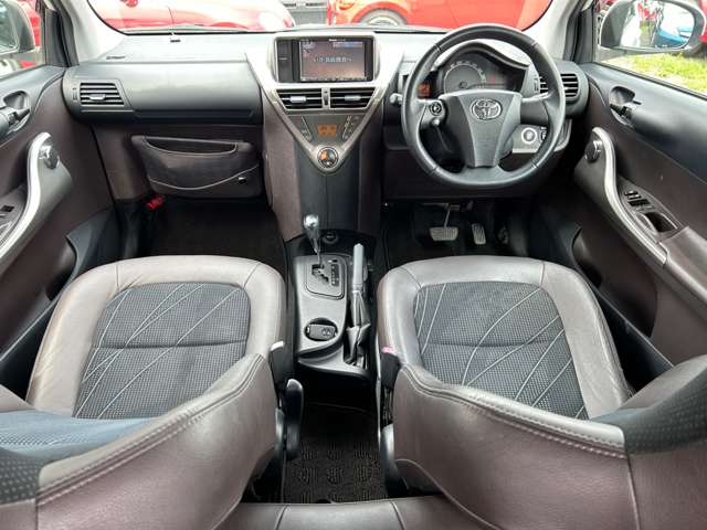 トヨタ ｉＱ １．３ １３０Ｇ レザーパッケージ H23年 (九州・沖縄) 99