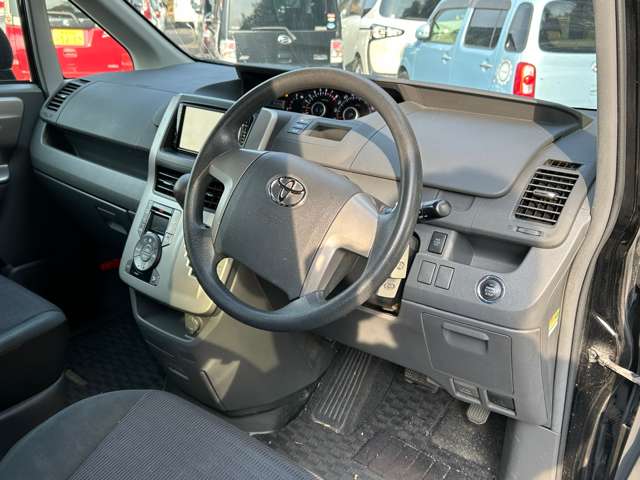 トヨタ ヴォクシー ２．０ Ｚ H21年 (九州・沖縄) 99