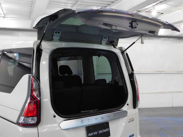 日産 セレナ ２．０ ハイウェイスター Ｖセレクション H29年 (近畿) 99