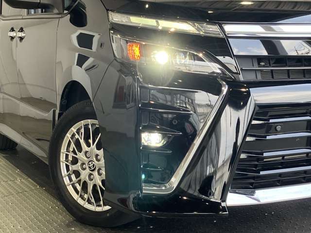 トヨタ ヴォクシー １．８ ハイブリッド ＺＳ 煌ＩＩＩ R3年 (近畿) 99