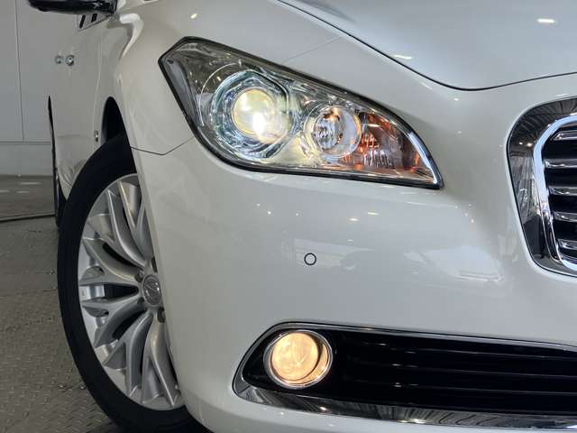 日産 シーマ　ハイブリッド ３．５ ＶＩＰ H29年 (近畿) 99