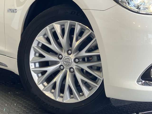日産 シーマ　ハイブリッド ３．５ ＶＩＰ H29年 (近畿) 99