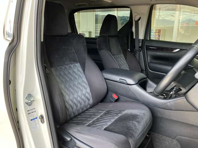 トヨタ ヴェルファイア　ハイブリッド ハイブリッド ２．５ ＺＲ Ｅ－ＦＯＵＲ ４ＷＤ R1年 (近畿) 99