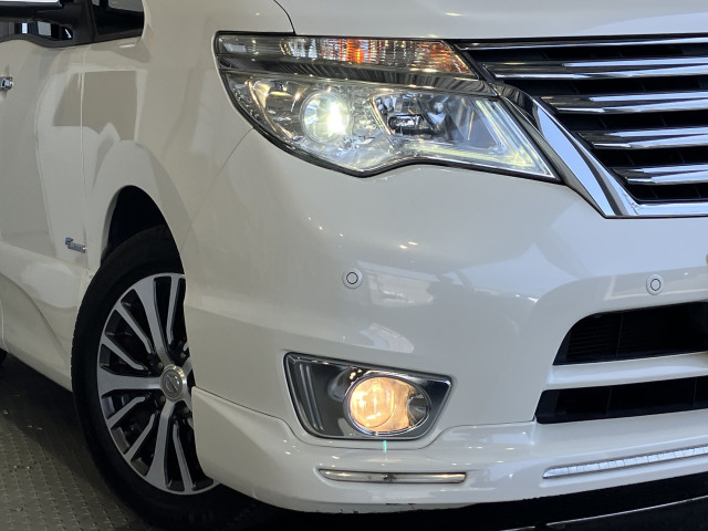 日産 セレナ ２．０ ハイウェイスター Ｖエアロモード＋ＳＡＦＥＴＹＩＩ Ｓ－ＨＹＢＲＩＤ H27年 (近畿) 99