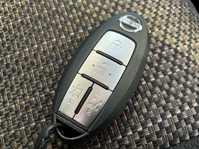 日産 セレナ ２．０ ハイウェイスター Ｖエアロモード＋ＳＡＦＥＴＹＩＩ Ｓ－ＨＹＢＲＩＤ H27年 (近畿) 99